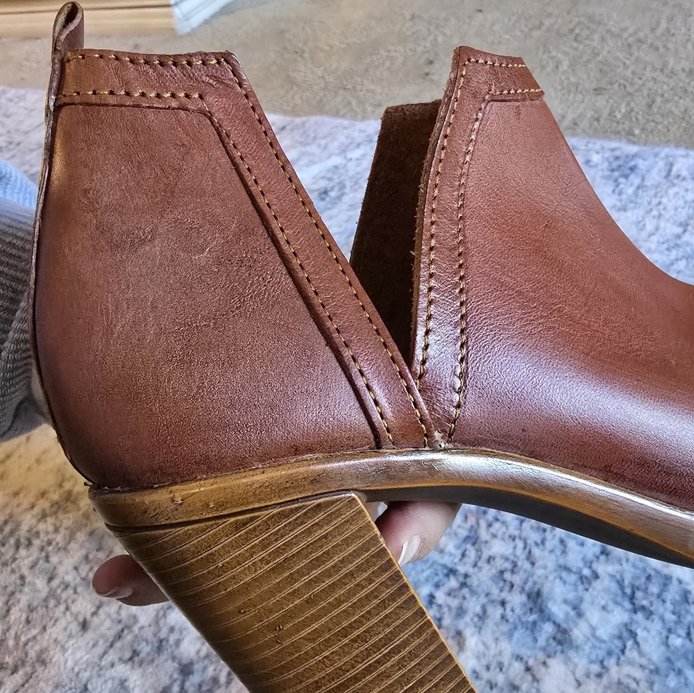 Agave Girl Elegant Brown Peep-Toe Heels - Picture 4 of 4